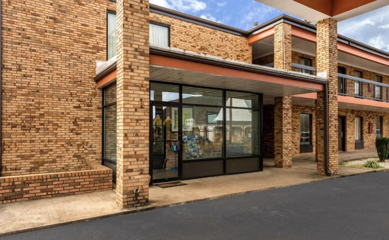 Southern Inn And Suites Спартанбърг Екстериор снимка