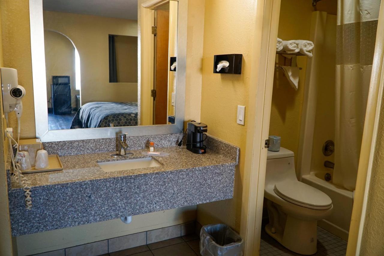 Southern Inn And Suites Спартанбърг Екстериор снимка